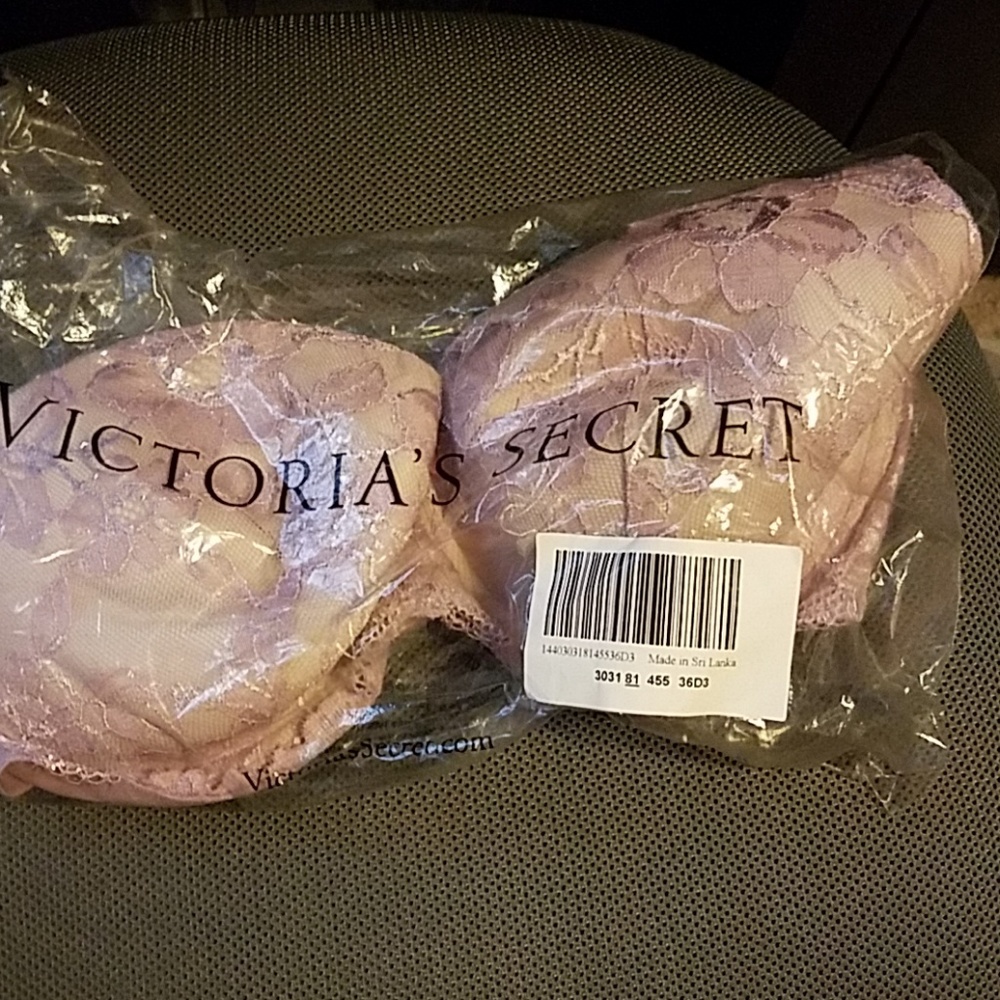 NEW Victoria's Secret bra sz 36DDD NEW.